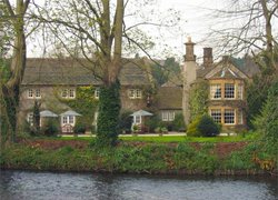 The Riverside House Hotel, Ashford in the Water Wallpaper