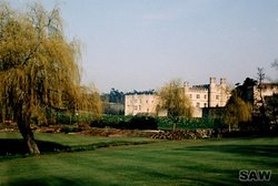 Springtime at Leeds Castle Wallpaper