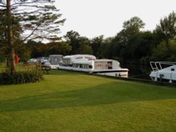 Coltishall, Norfolk Broads Wallpaper