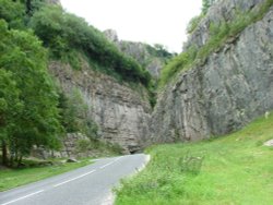 Road into Cheddar Gorge Wallpaper
