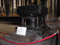 Lincoln Cathedral - the font Wallpaper