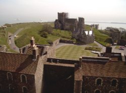 Dover Castle and grounds Wallpaper