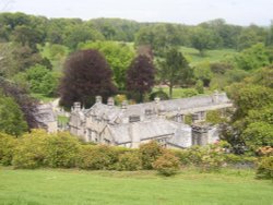 Main house view from upper garden Wallpaper