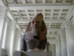 granite statue of the Pharaoh Ramesses II Wallpaper