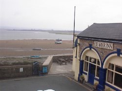 Appledore scene near a pub Wallpaper