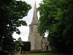 The church in summer. Lower Slaughter, Gloucestershire Wallpaper