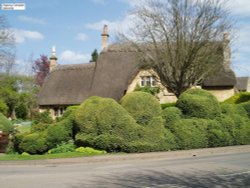 Thatched house Chipping Campden Wallpaper