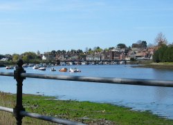 Lymington river Wallpaper