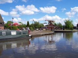 Stoke on Trent, Trent and Mersey Canal Wallpaper