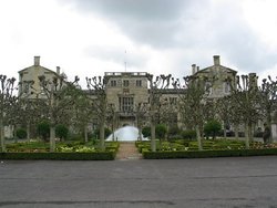 Wilton House Front Wallpaper