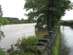 Ribble in flood at West Bradford (July 2004), Lancashire Wallpaper