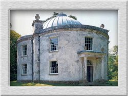 A picture of Lulworth Castle Wallpaper