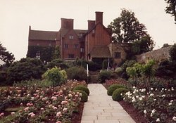 Chartwell, Kent,  Home of Sir Winston Churchill for 40 years Wallpaper