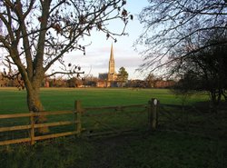 Salisbury Cathedral, Salisbury, Wiltshire. January 2005 Wallpaper