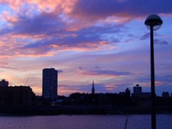 Sundown over Wapping, East London Wallpaper