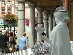 Flower Girl Covent Garden Wallpaper