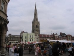 Saturday market at Newark-on-Trent, Nottinghamshire Wallpaper