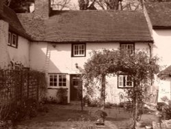 15th Century Cottage in Poynings, West Sussex Wallpaper