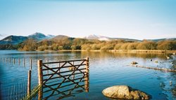 Causey Pike from Derwent Water, Cumbria Wallpaper