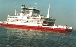 Red Funnel Red Eagle, Cowes Wallpaper