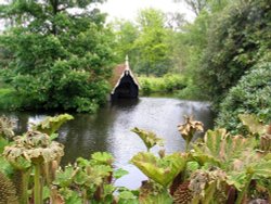 Scotney Castle Gardens, Kent Wallpaper