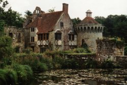 Scotney Castle, Kent Wallpaper