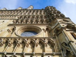 Awesome edifice. The Fron face of Lincoln Cathedral. Wallpaper