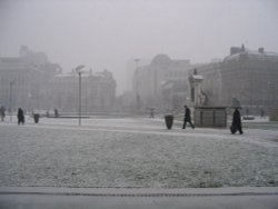 Snowing at Piccadilly Gardens - Manchester (Lancashire) Wallpaper