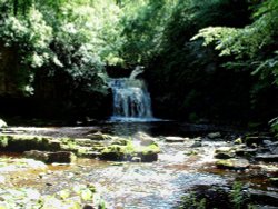 West Burton falls, Yorkshire dales Wallpaper