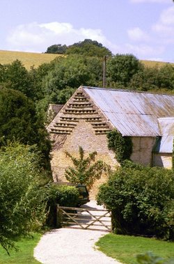 Upper Slaughter. This is on the same lane as the other picture.
7-04