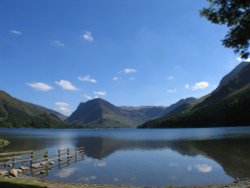 Buttermere Lake. Cumbria. Taken September 2005. Canon A95. Wallpaper