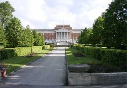 The Town Hall, Chesterfield, Derbyshire.
Built at a cost of £146,500 it was opened in 1938. Wallpaper