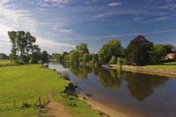 The river Thames, Wallingford, Oxfordshire Wallpaper