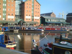 Moorings at Gloucester Dock Wallpaper