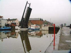 Gloucester Docks. Boat trip returning into the basin through a lifting road bridge Wallpaper