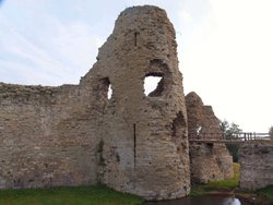 Pevensey Castle, Pevensey, East Sussex Wallpaper