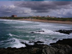 A view over Fistral-Beach, backround Headland-Hotel in Newquay Wallpaper