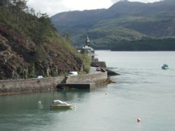 Early in september 2005. Barmouth, Gwynedd, Wales Wallpaper