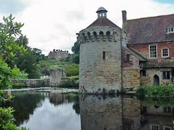 A picture of Scotney Castle Wallpaper