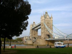 Tower Bridge, London (Oct 11 2005) Wallpaper