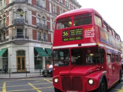 Bus, Buckingham Palace Road, London Wallpaper