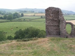 Clun Castle in South Shropshire Wallpaper