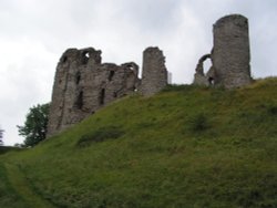 Clun Castle in South Shropshire Wallpaper