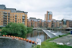 River Aire, Leeds, West Yorkshire Wallpaper