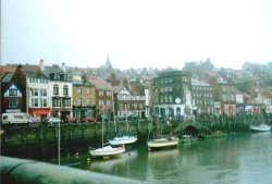 River Esk and East Side in Whitby, North Yorkshire Wallpaper