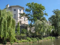 Walking the Canal from Camden Town to Lisson Grove. Picture taken in Mid May, 2005 Wallpaper