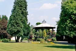 Spa Gardens in Ripon, North Yorkshire Wallpaper