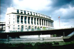 London, Unilever Building, view from Thames - Sepr 1996 Wallpaper