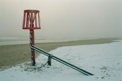 Early morning on Gorleston beach, Norfolk. Wallpaper