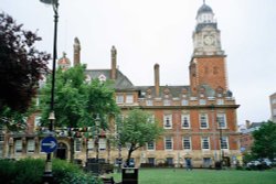 Town Hall in Leicester - June 2005 Wallpaper